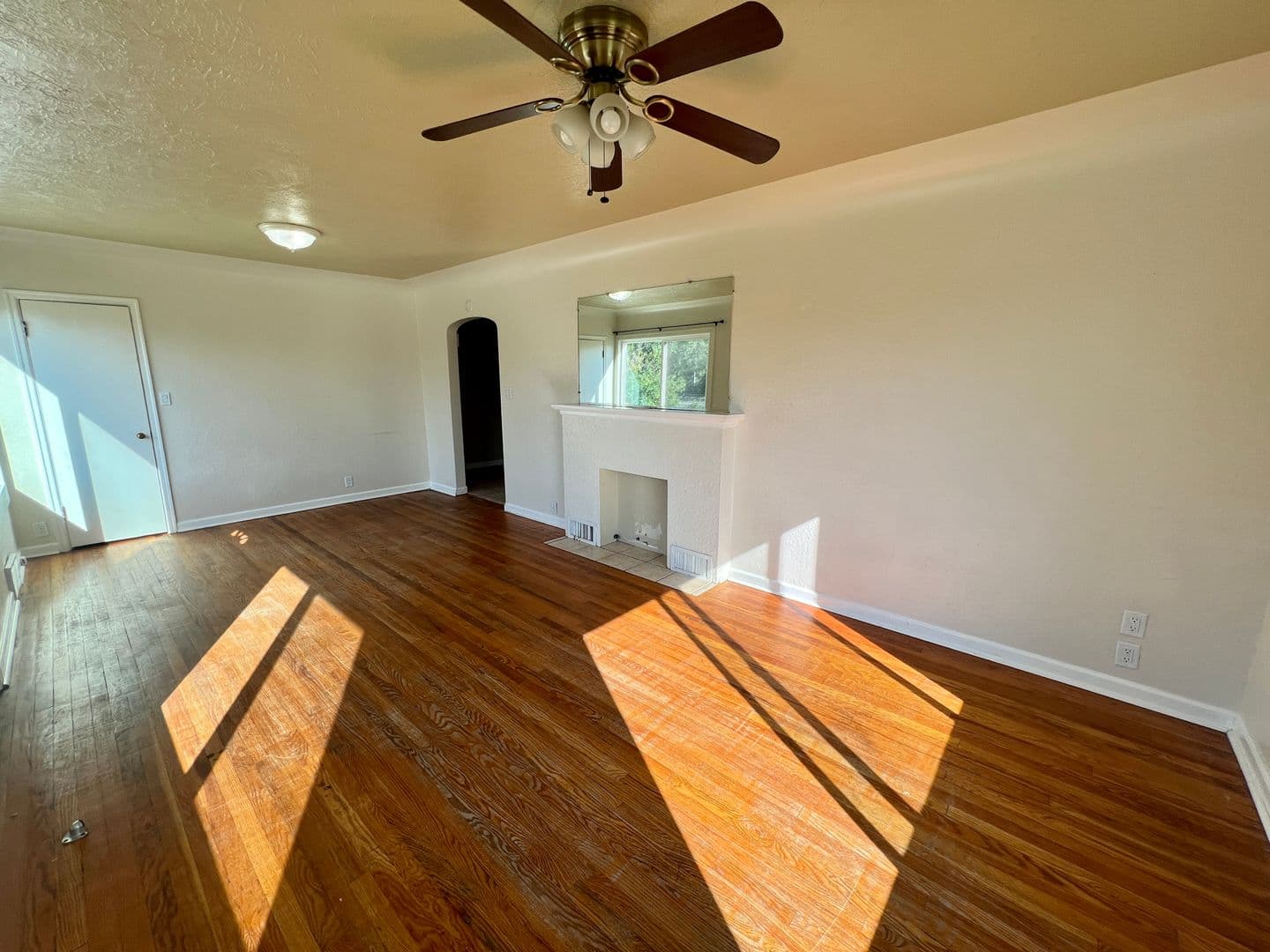 Billings Apartment: 617 & 617 1/2 Grand Ave