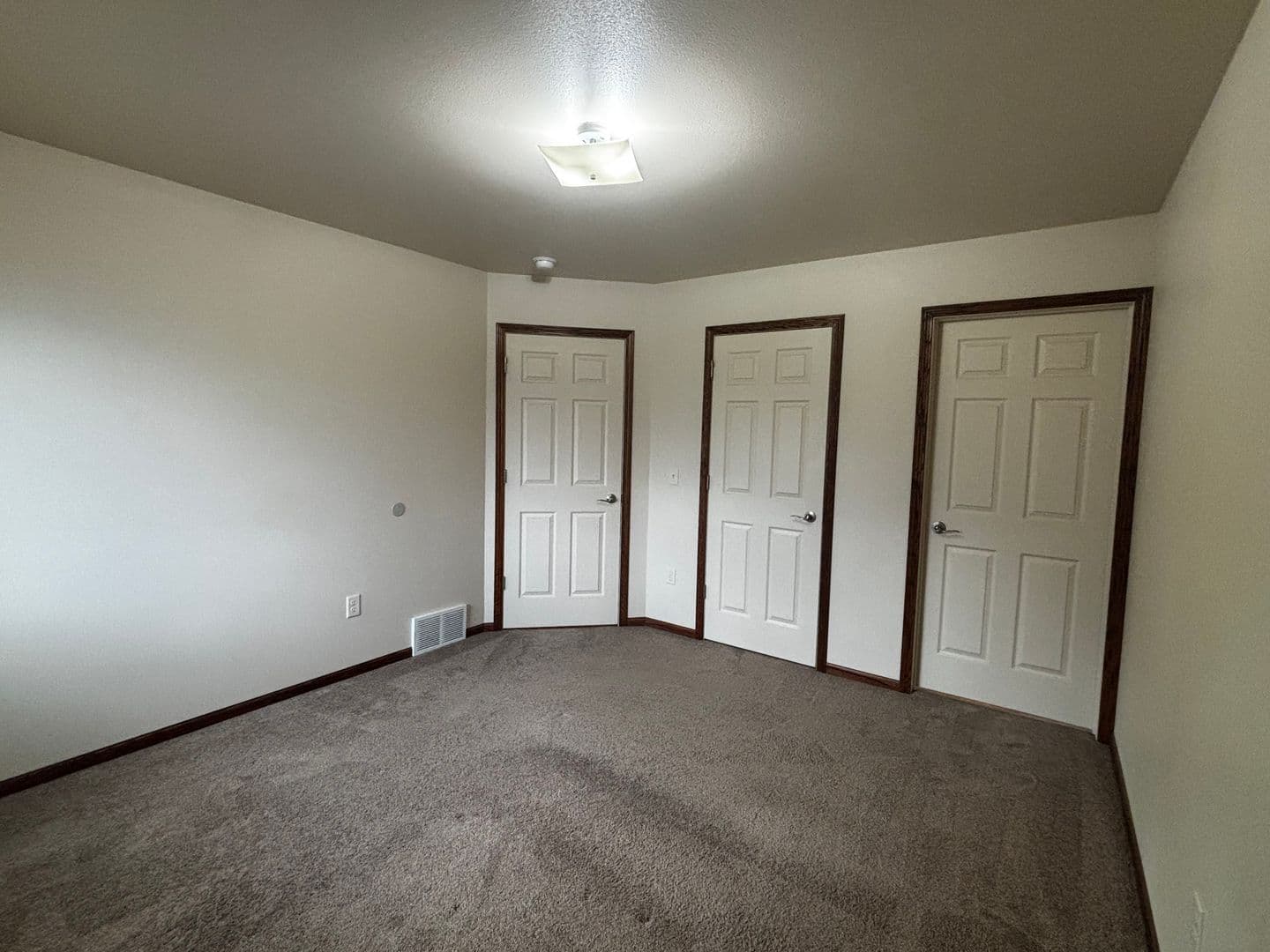 Billings Apartment: 2061-2067 Lake Hills