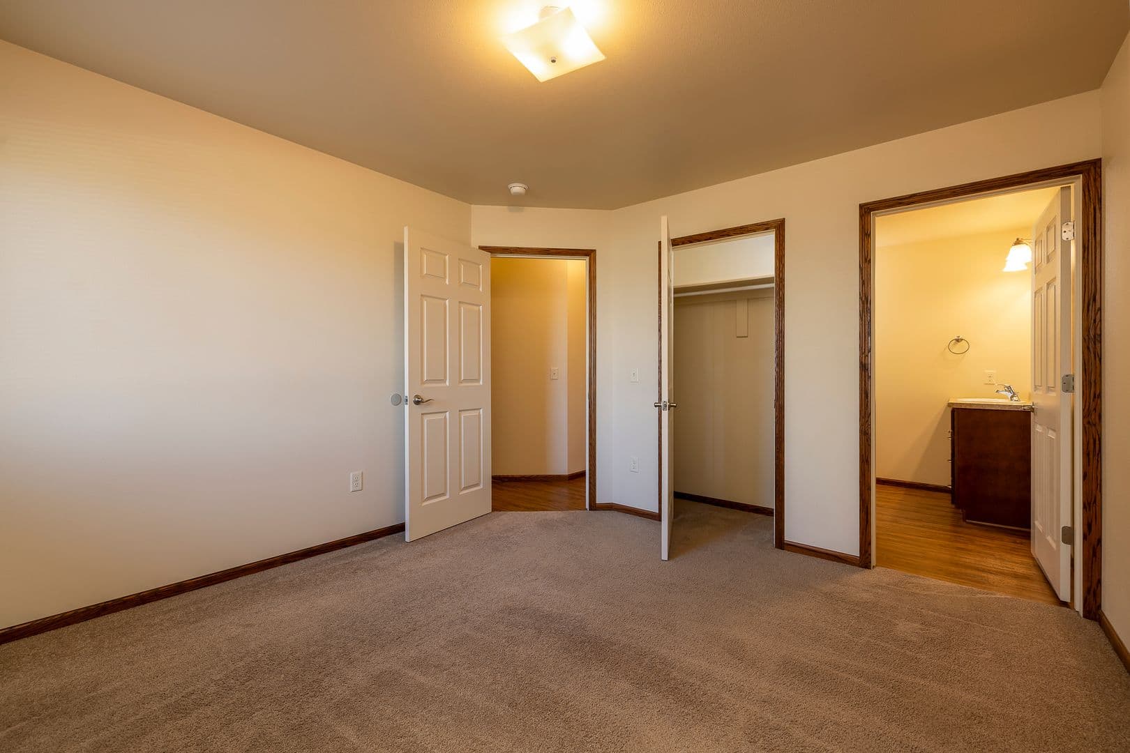 Billings Apartment: 2061-2067 Lake Hills