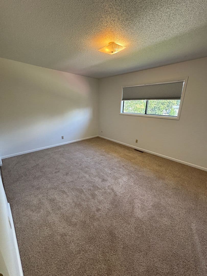 Billings Apartment: 221 21st St W Units 1-4