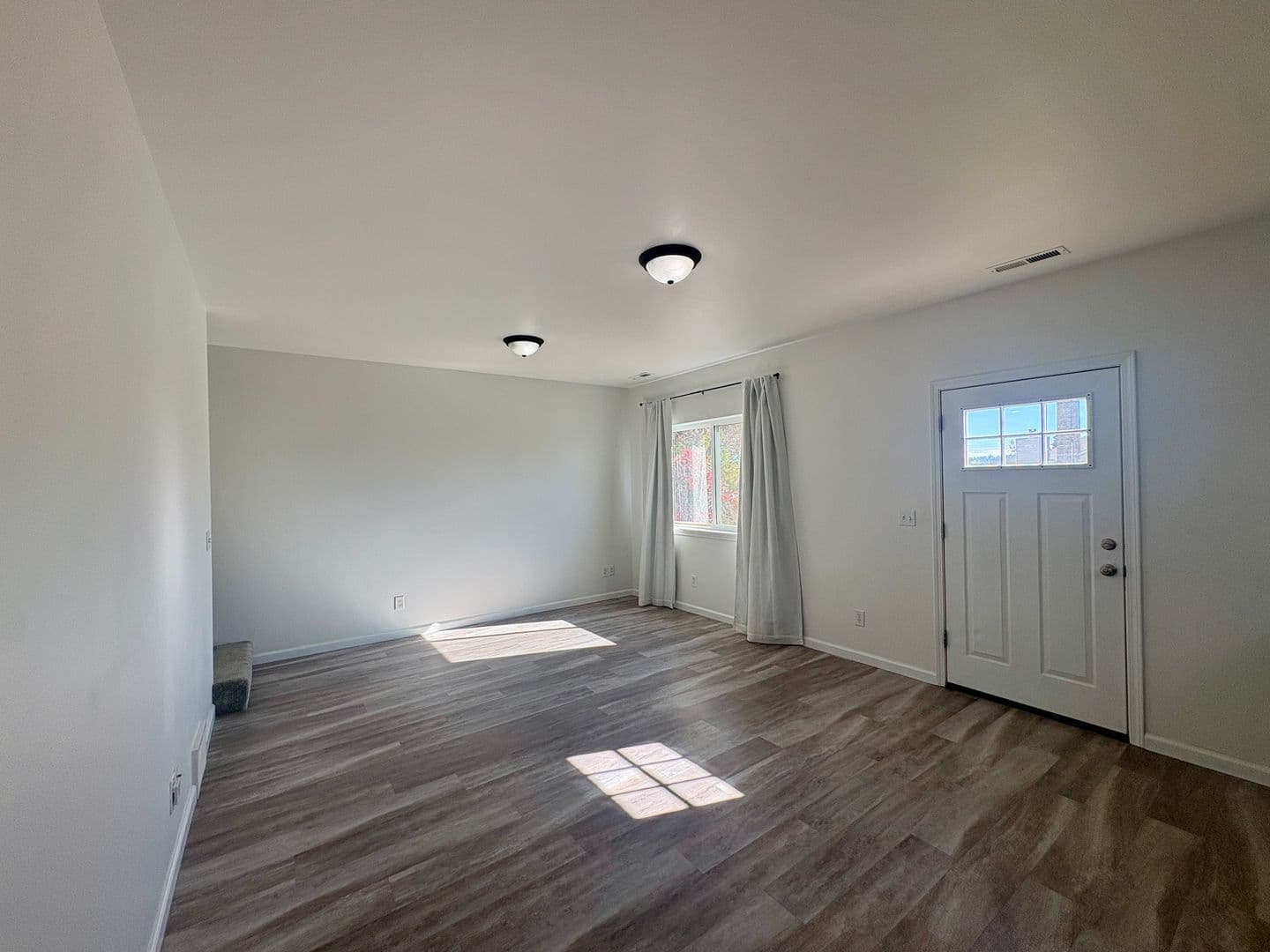 Billings House: 1679 Vuecrest Dr