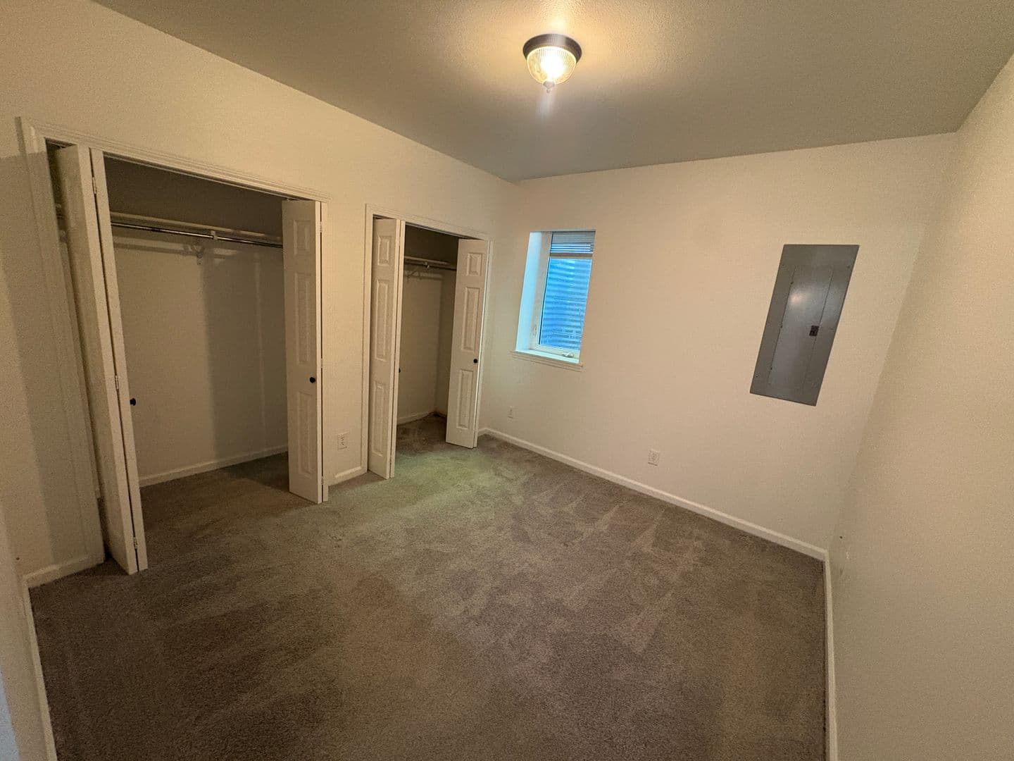 Billings House: 1679 Vuecrest Dr