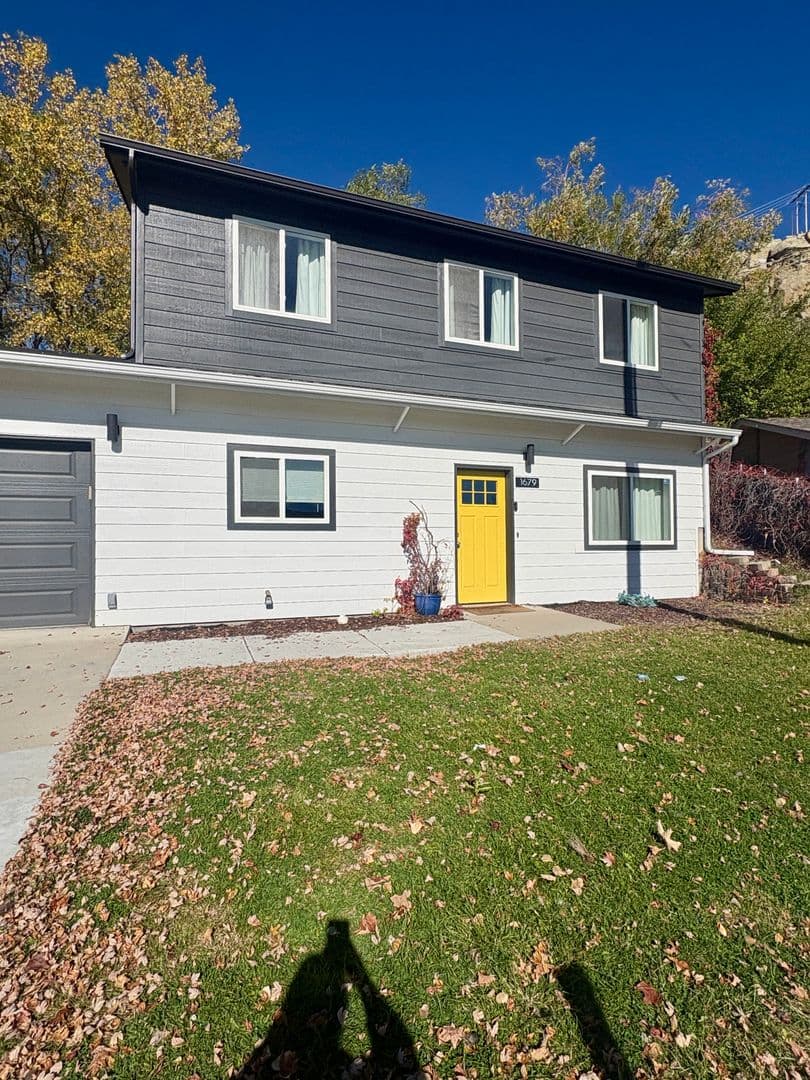 Billings House: 1679 Vuecrest Dr