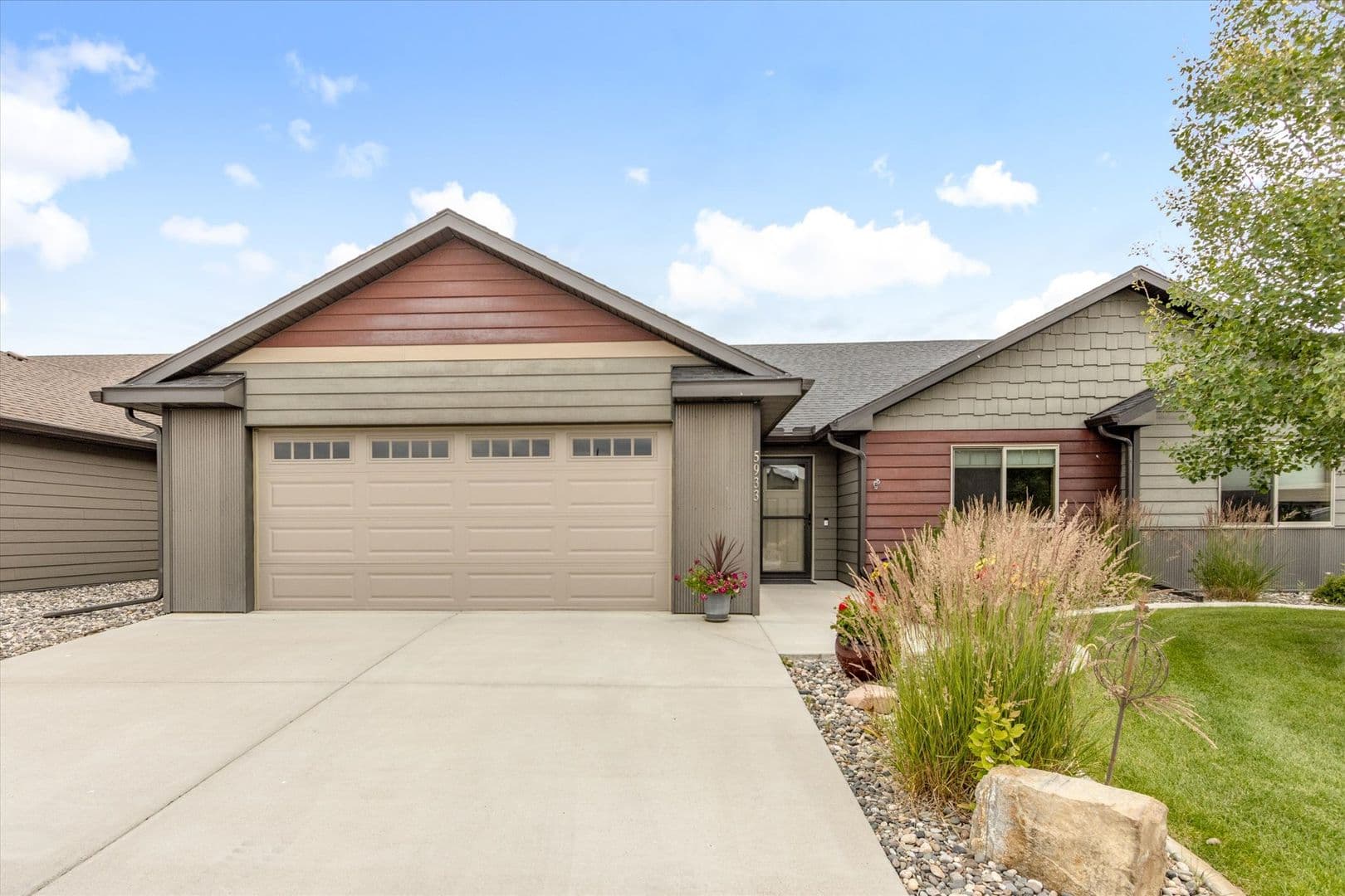 Billings House: 5933 Foxtail Loop West