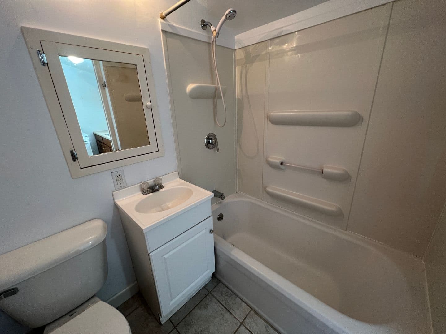 Billings Apartment: 127 Wyoming Ave 1-7