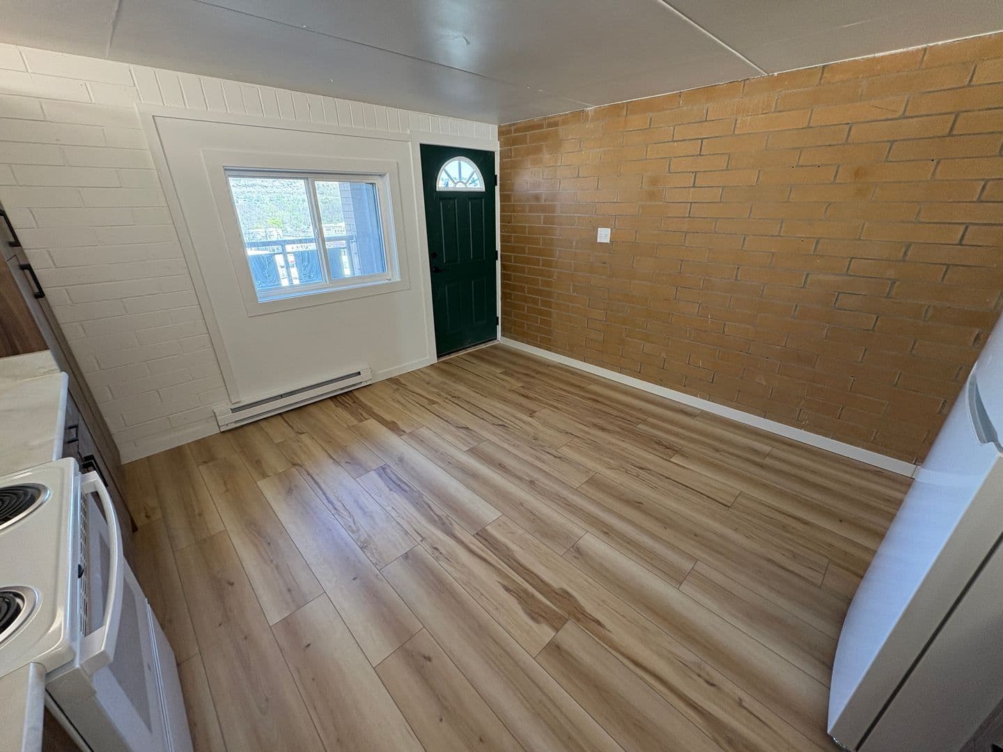 Billings Apartment: 300 N 25th ST