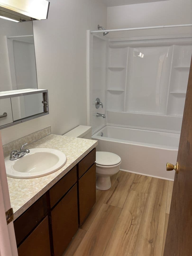 Billings Apartment: 221 21st St W Units 1-4