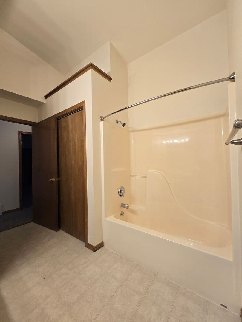 Billings House: 1532 Golden Blvd