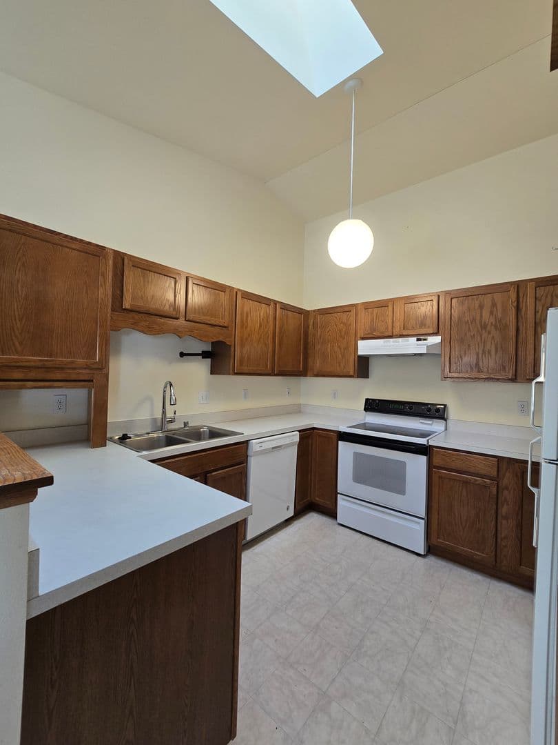 Billings House: 1532 Golden Blvd