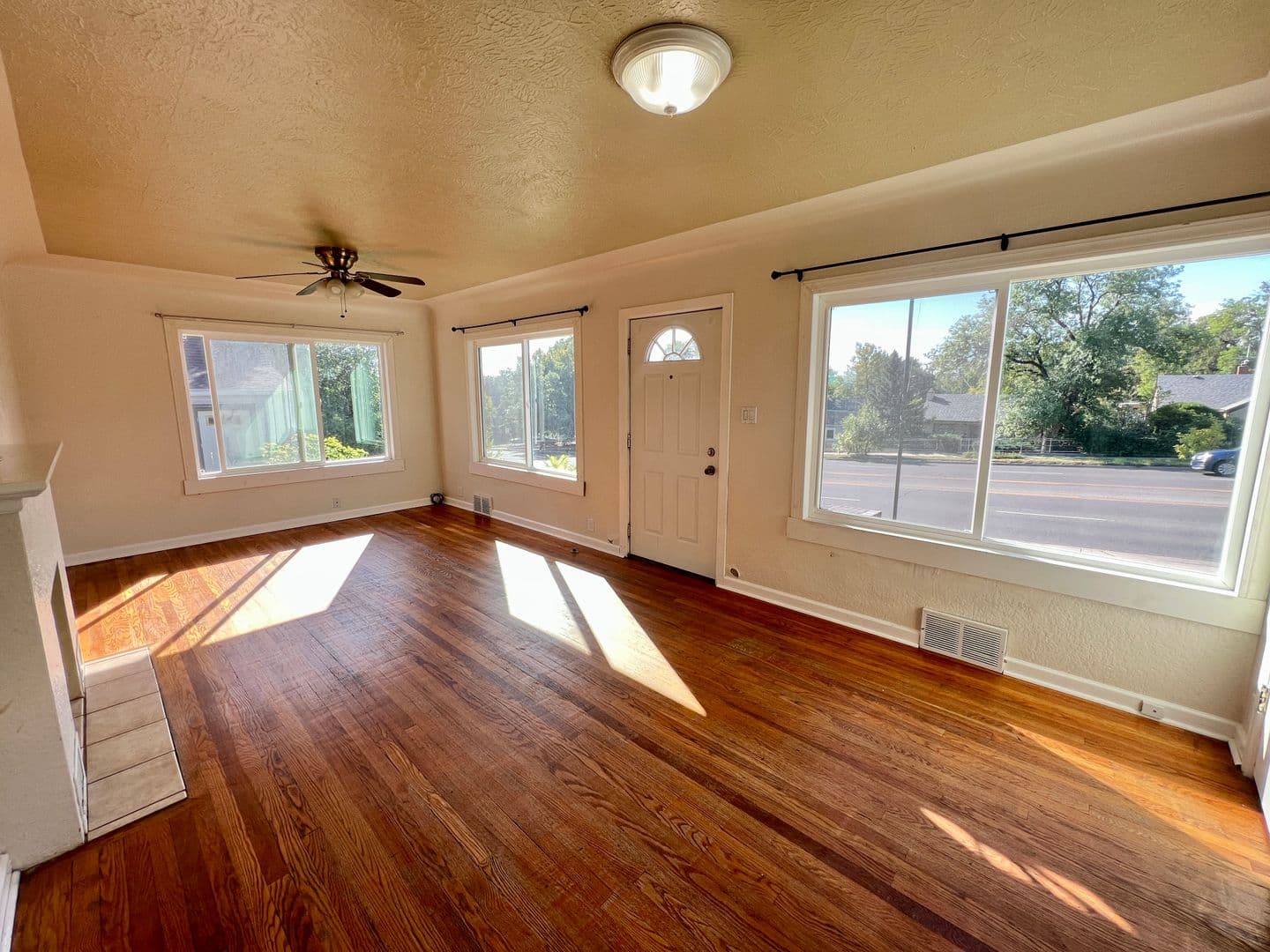 Billings Apartment: 617 & 617 1/2 Grand Ave