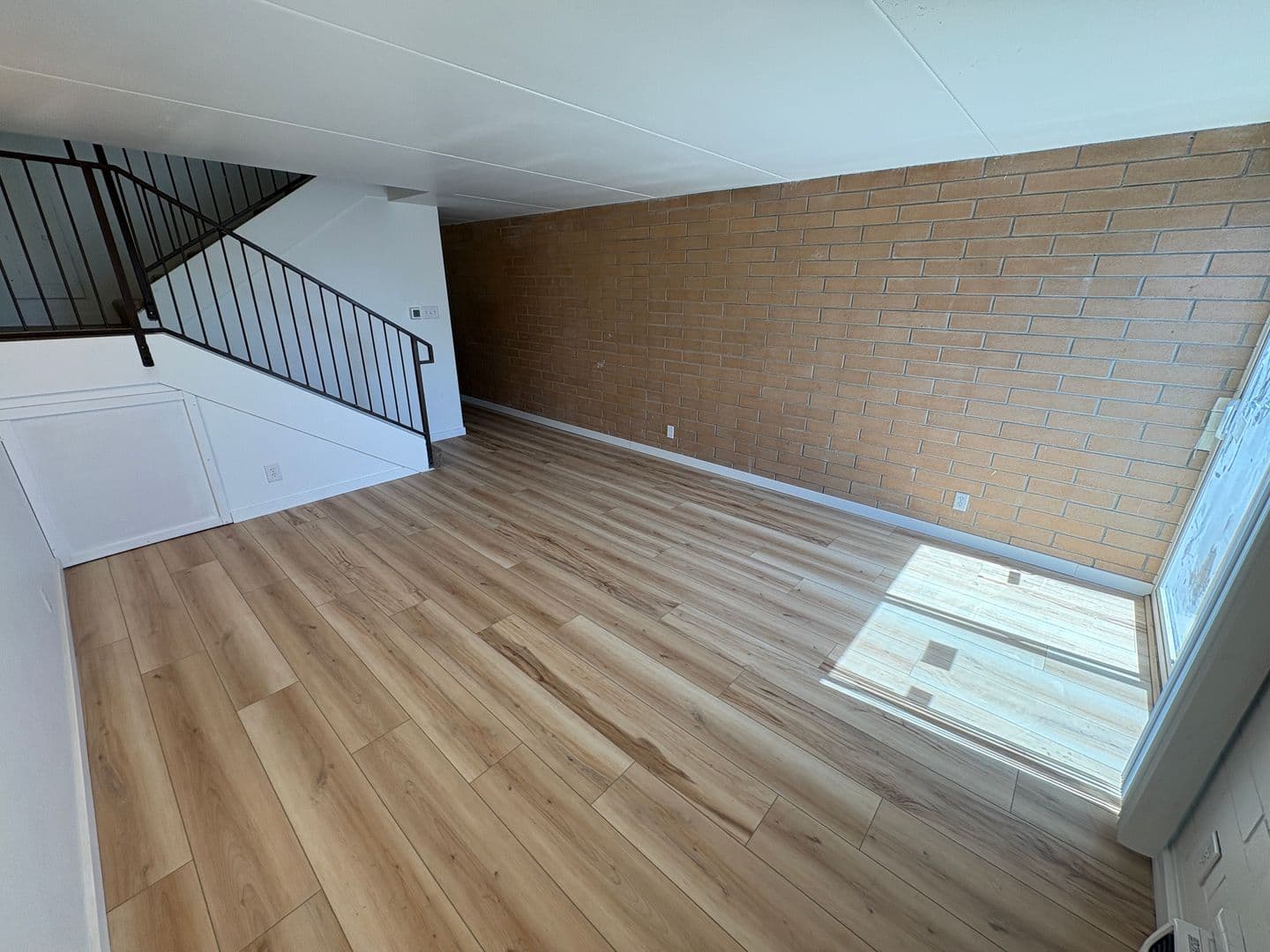 Billings Apartment: 300 N 25th ST