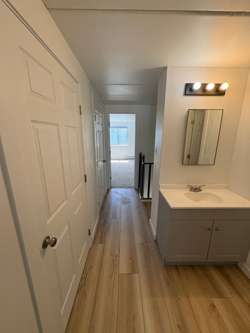 Billings Apartment: 300 N 25th ST