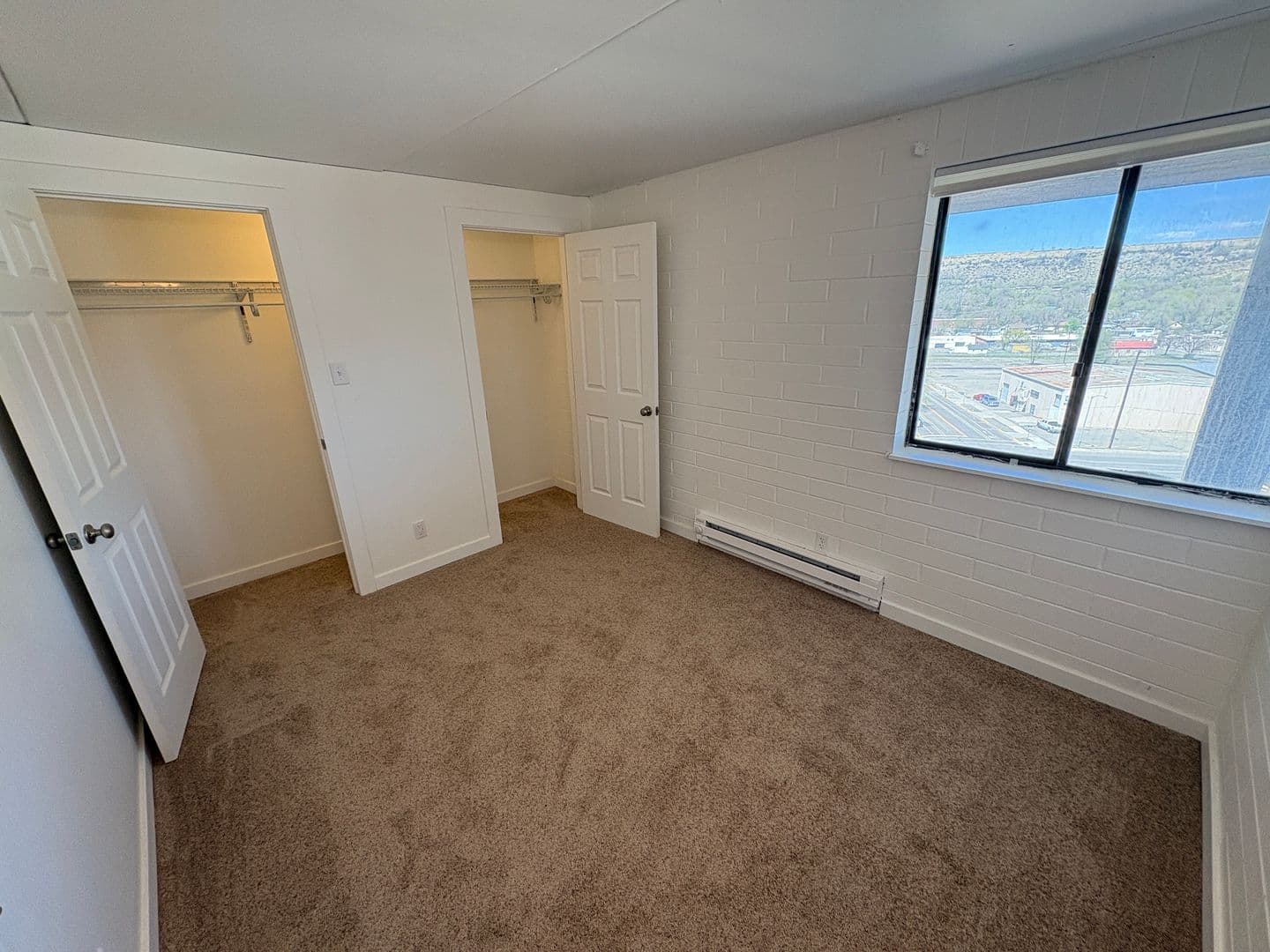 Billings Apartment: 300 N 25th ST