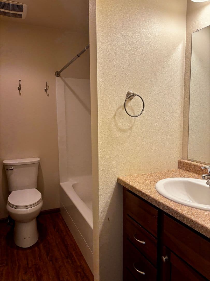 Billings Apartment: 2061-2067 Lake Hills