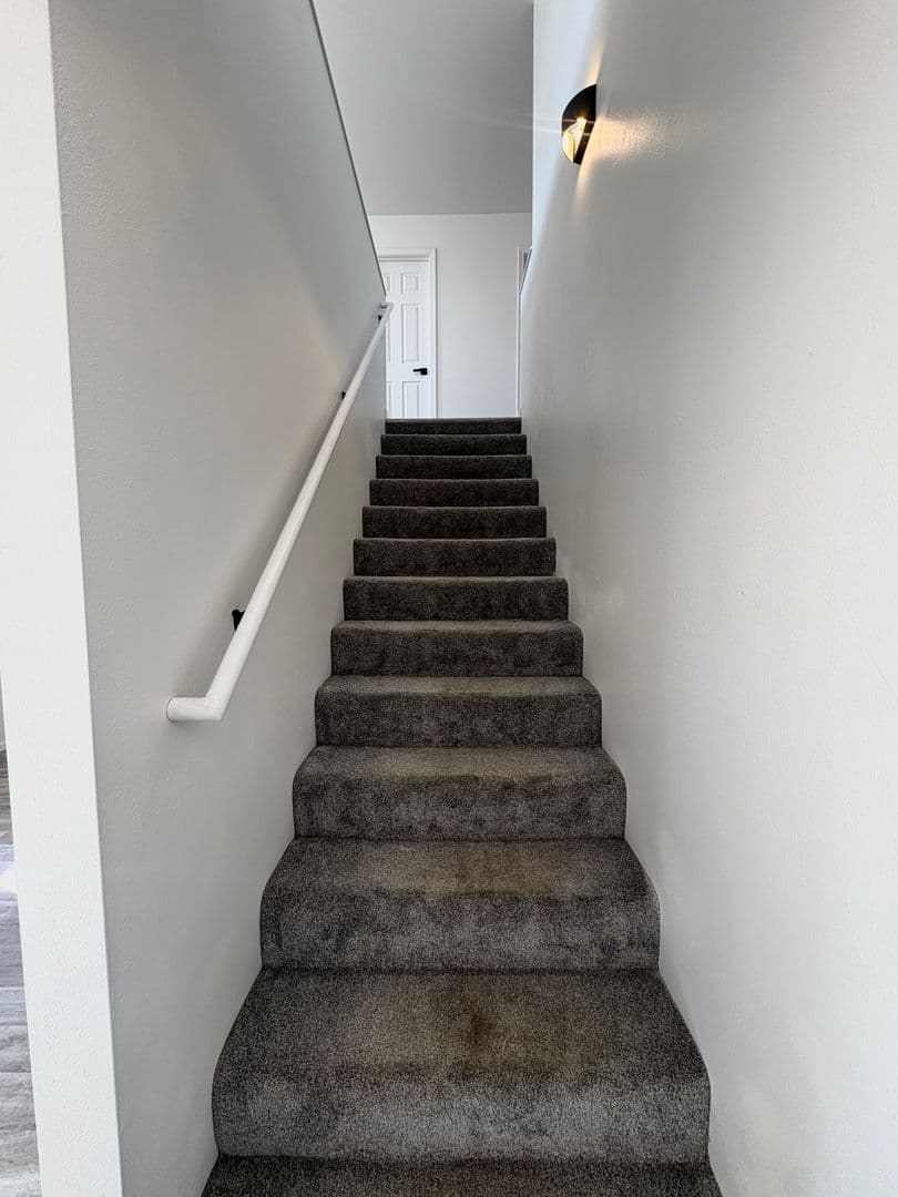 Billings House: 1679 Vuecrest Dr