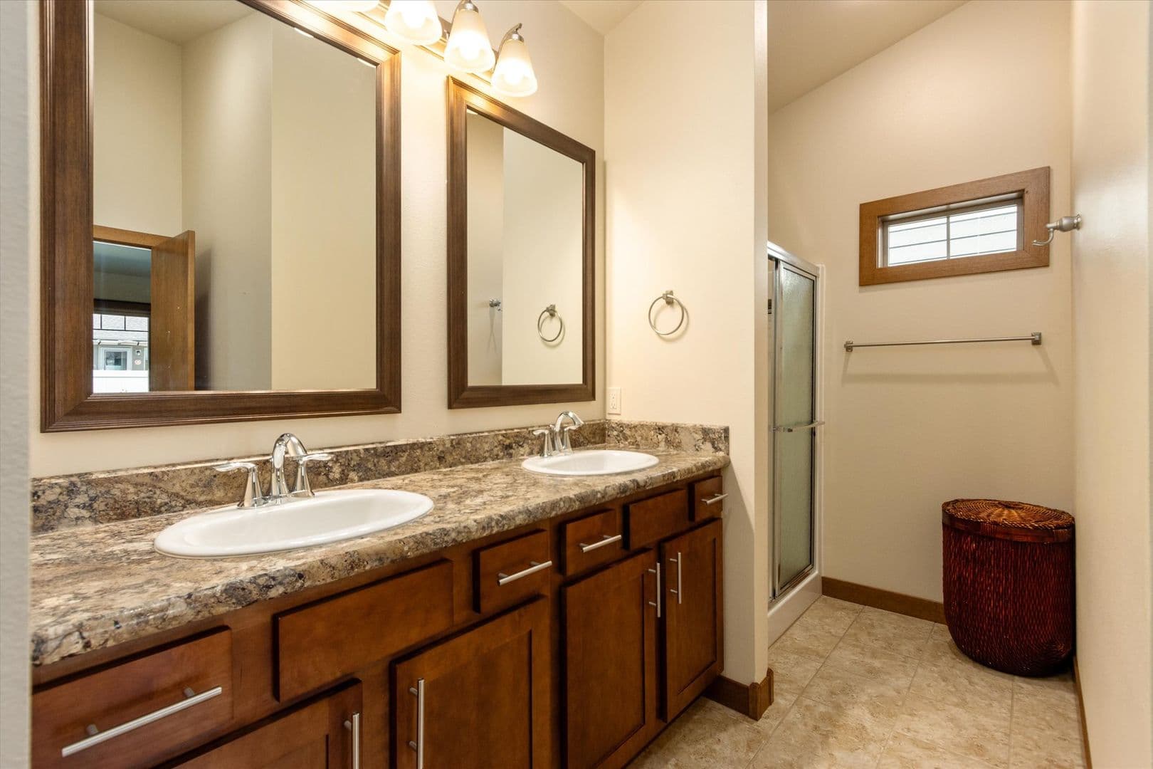 Billings House: 5933 Foxtail Loop West