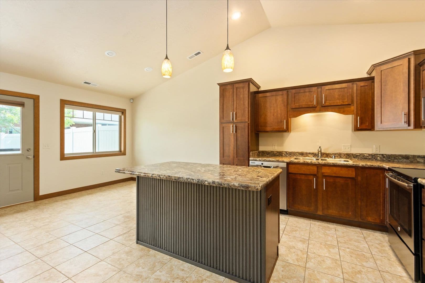 Billings House: 5933 Foxtail Loop West