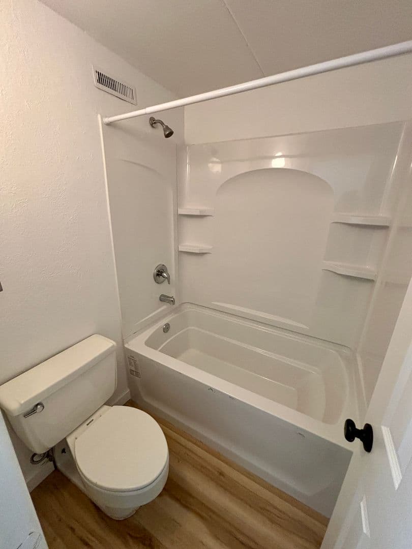 Billings Apartment: 300 N 25th ST