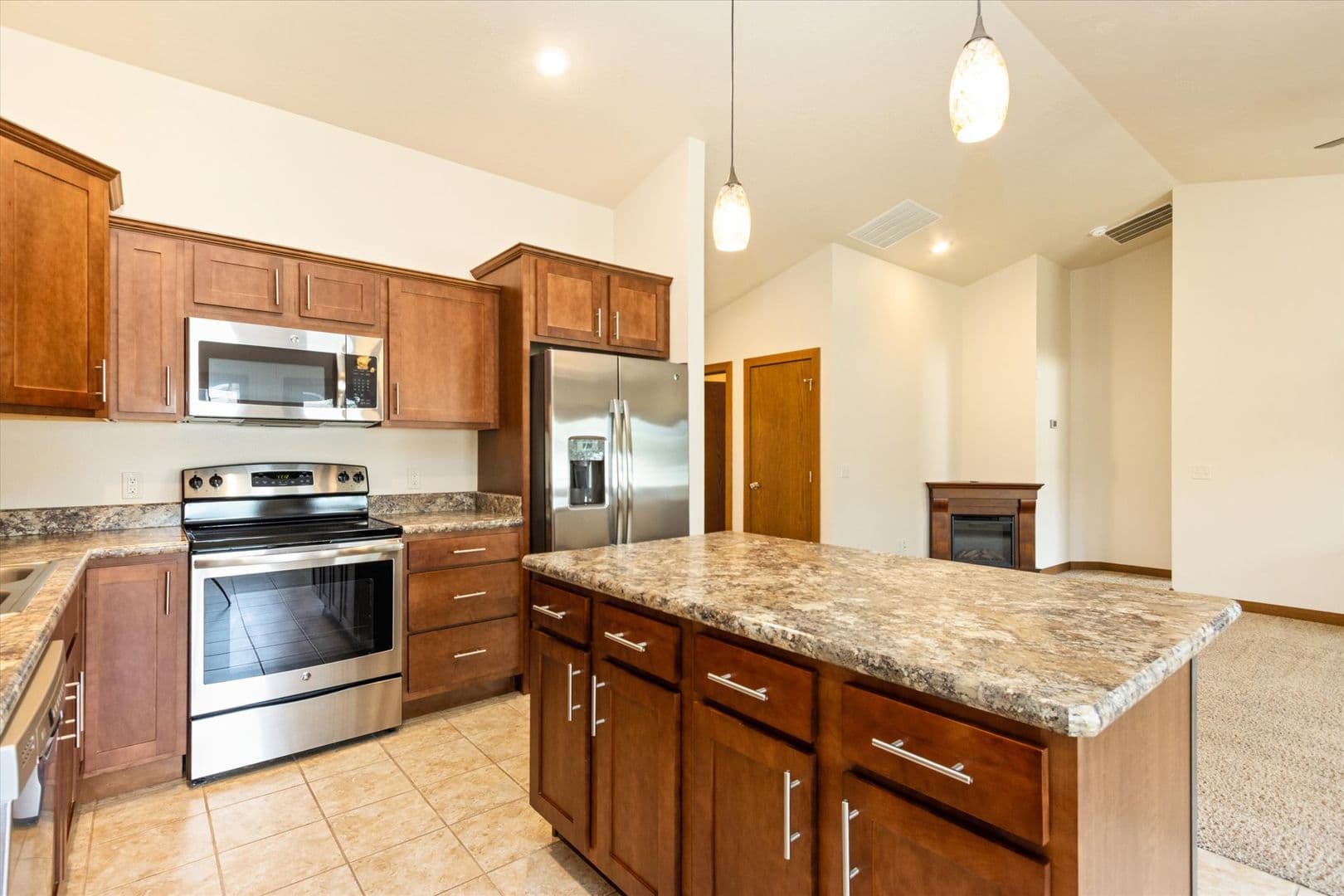 Billings House: 5933 Foxtail Loop West