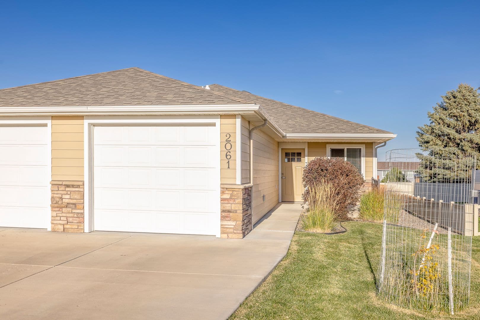 Billings Apartment: 2061-2067 Lake Hills