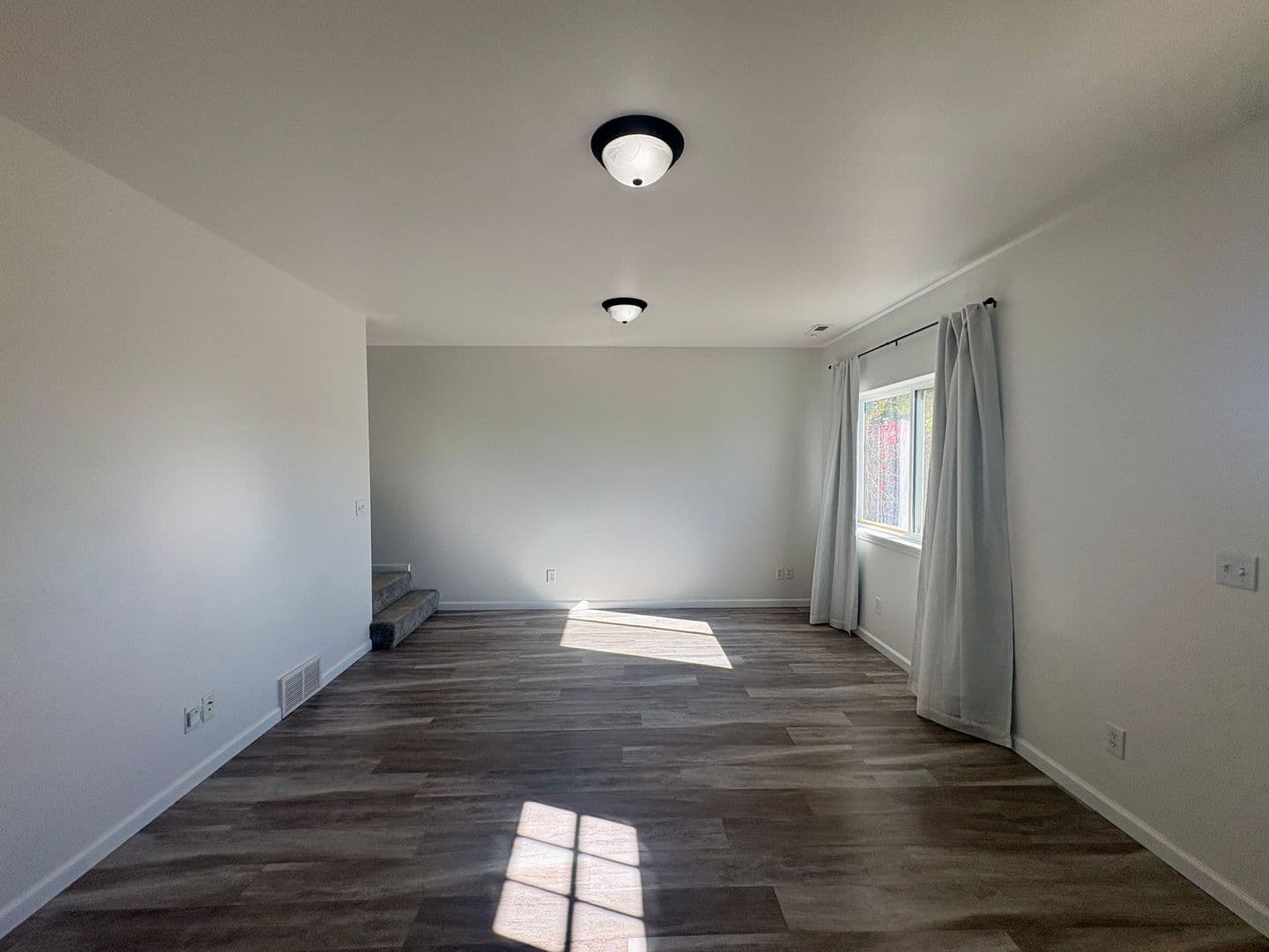 Billings House: 1679 Vuecrest Dr