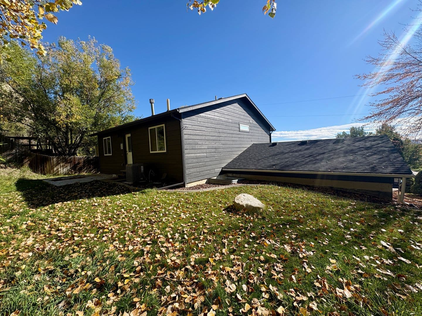 Billings House: 1679 Vuecrest Dr