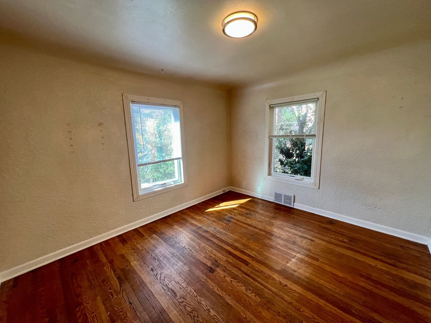 Billings Apartment: 617 & 617 1/2 Grand Ave