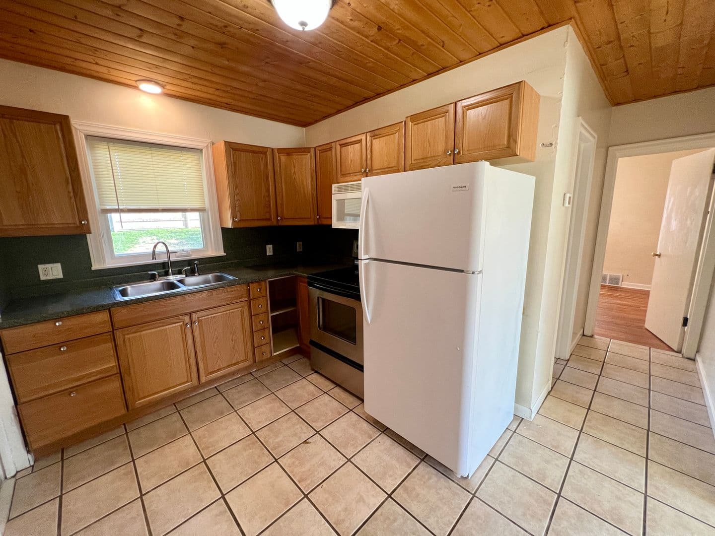 Billings Apartment: 617 & 617 1/2 Grand Ave