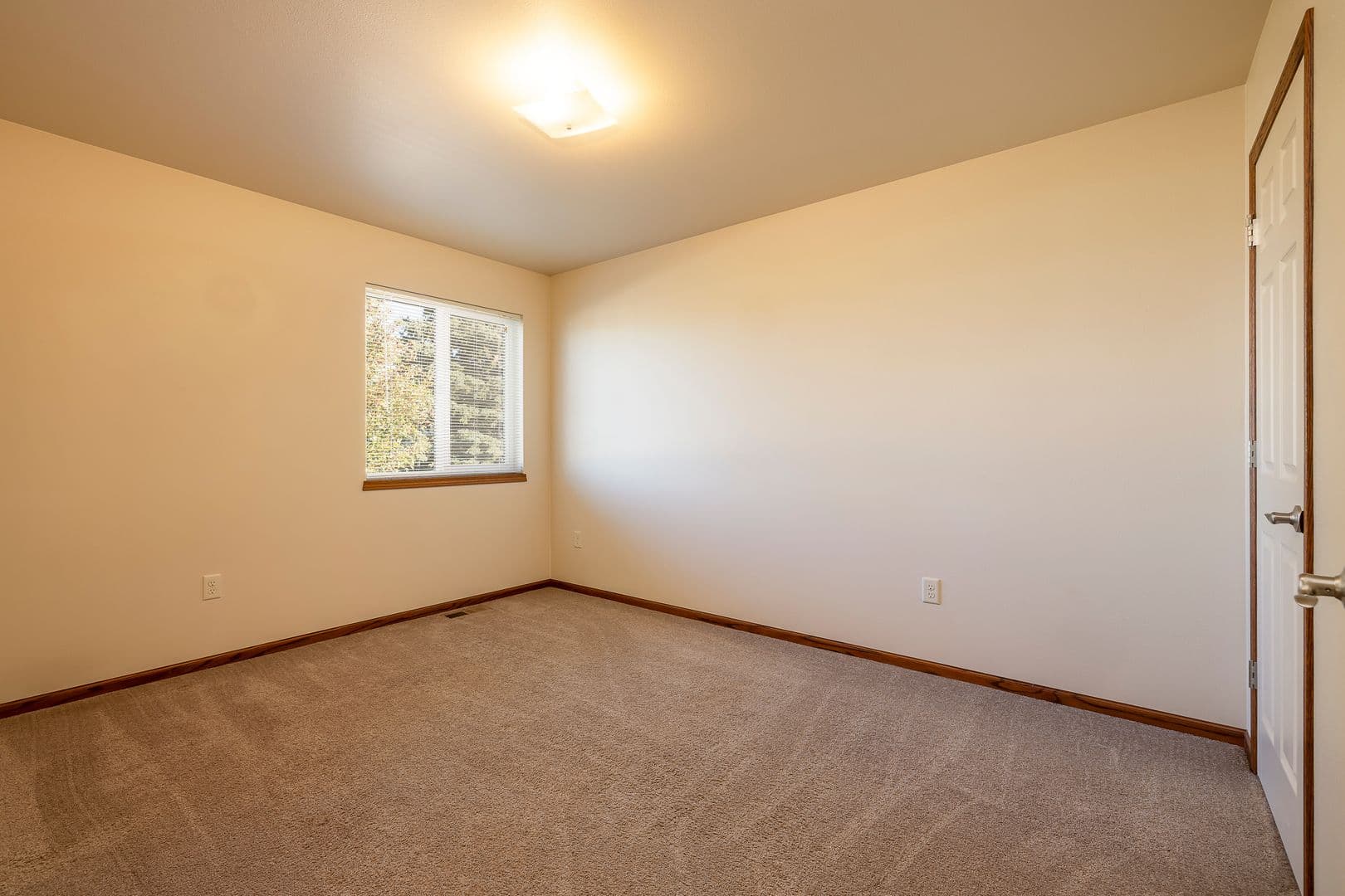 Billings Apartment: 2061-2067 Lake Hills