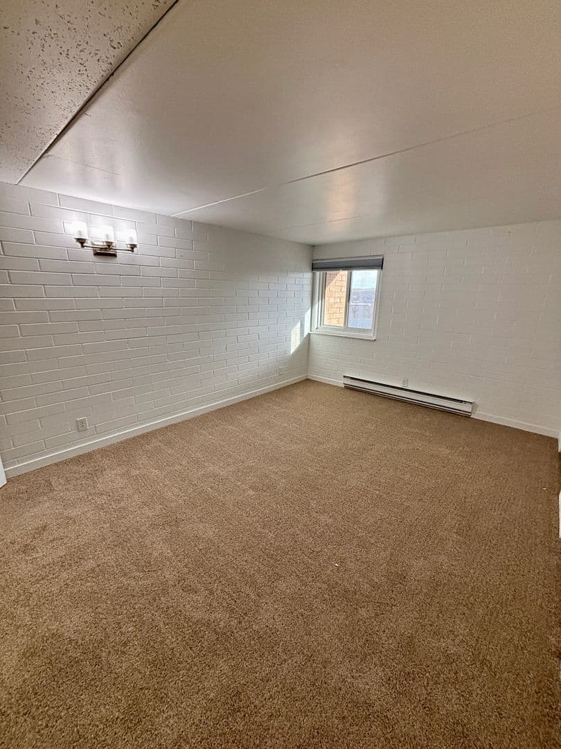 Billings Apartment: 300 N 25th ST
