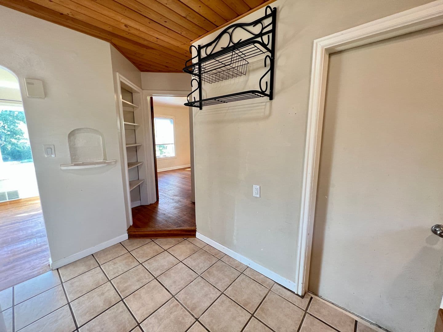 Billings Apartment: 617 & 617 1/2 Grand Ave