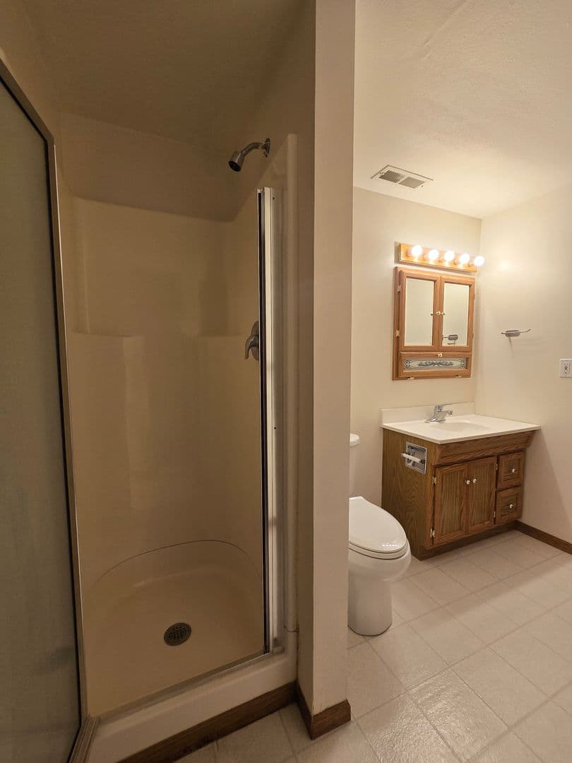 Billings House: 1532 Golden Blvd