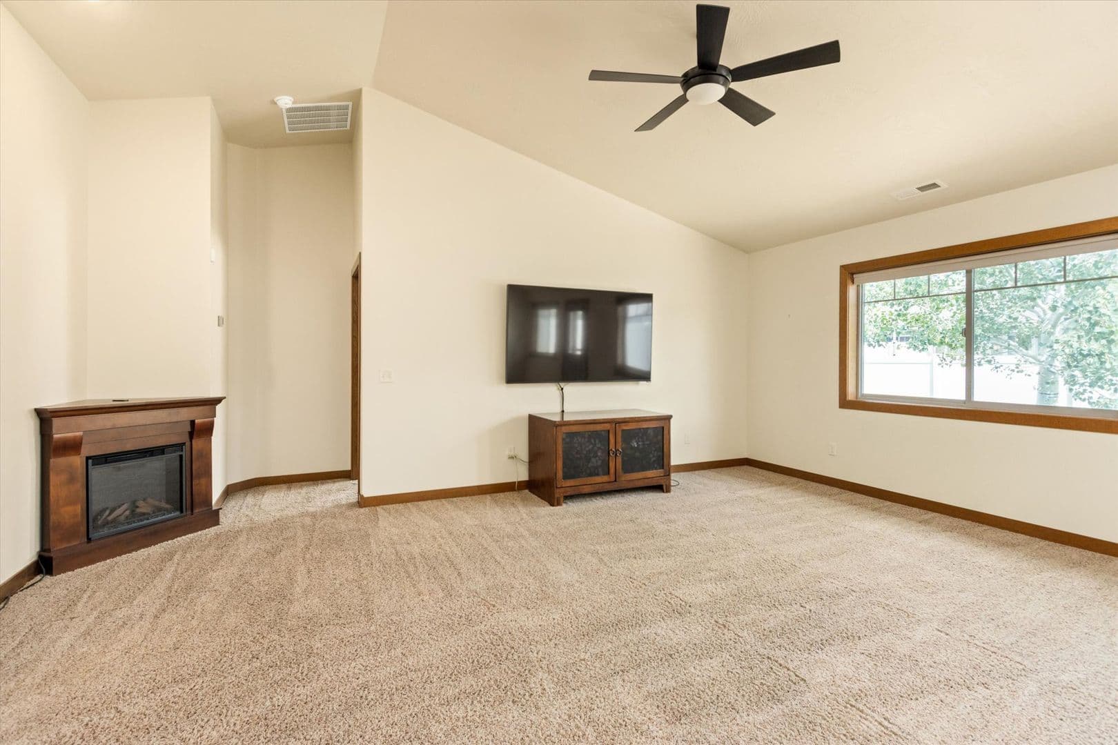 Billings House: 5933 Foxtail Loop West