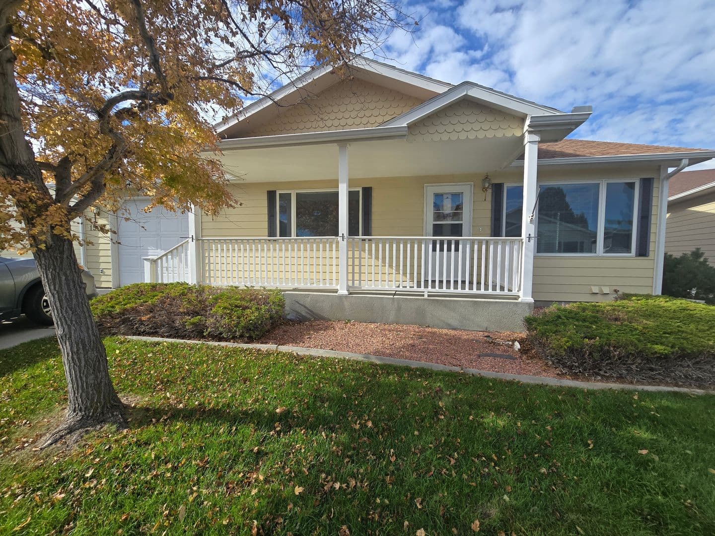 Billings House: 1532 Golden Blvd