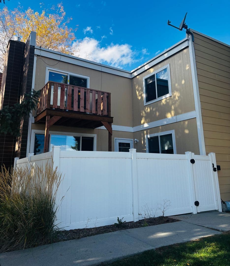 Billings House: 1610 Roadrunner Pl