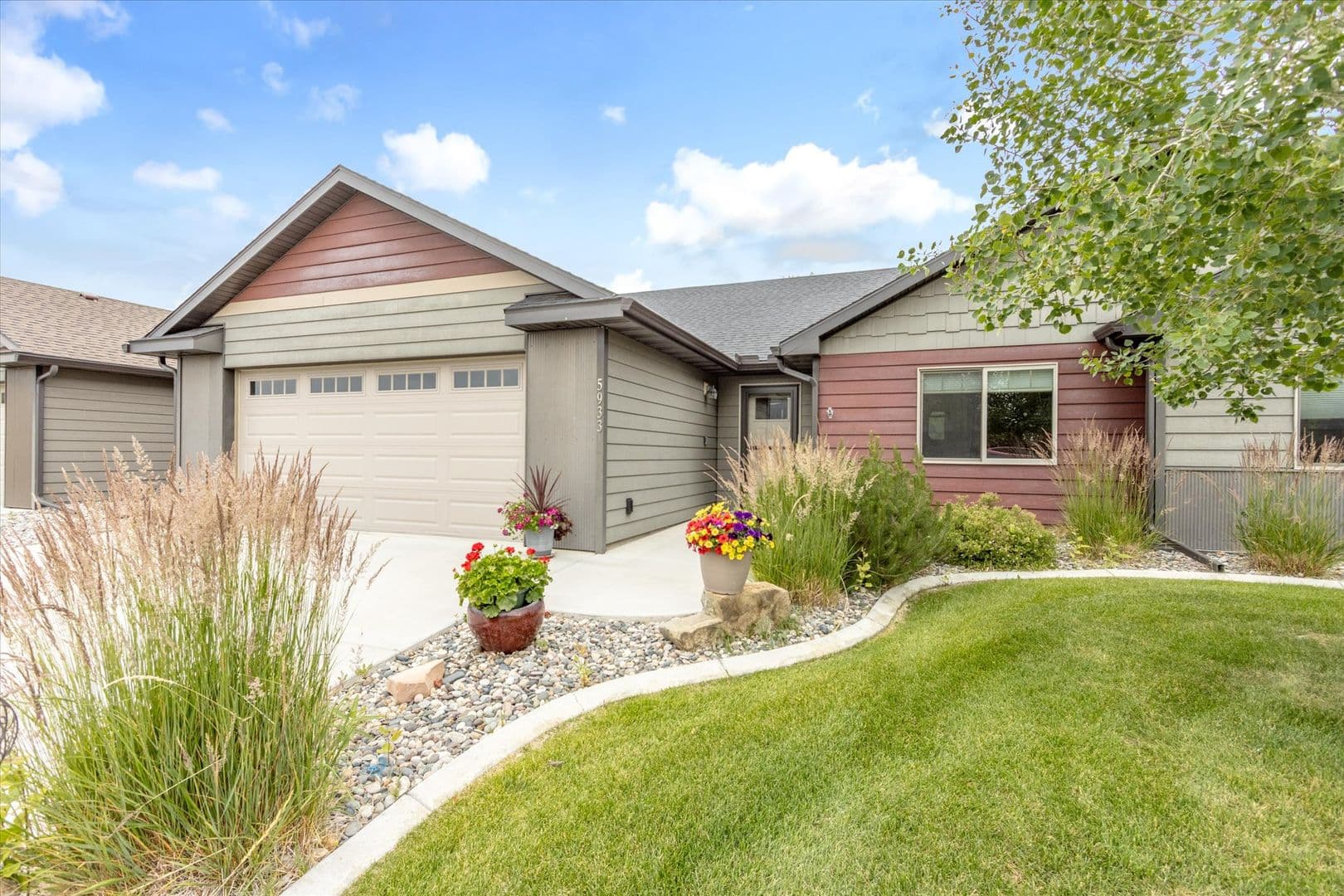 Billings House: 5933 Foxtail Loop West