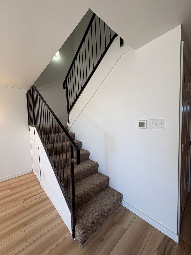 Billings Apartment: 300 N 25th ST