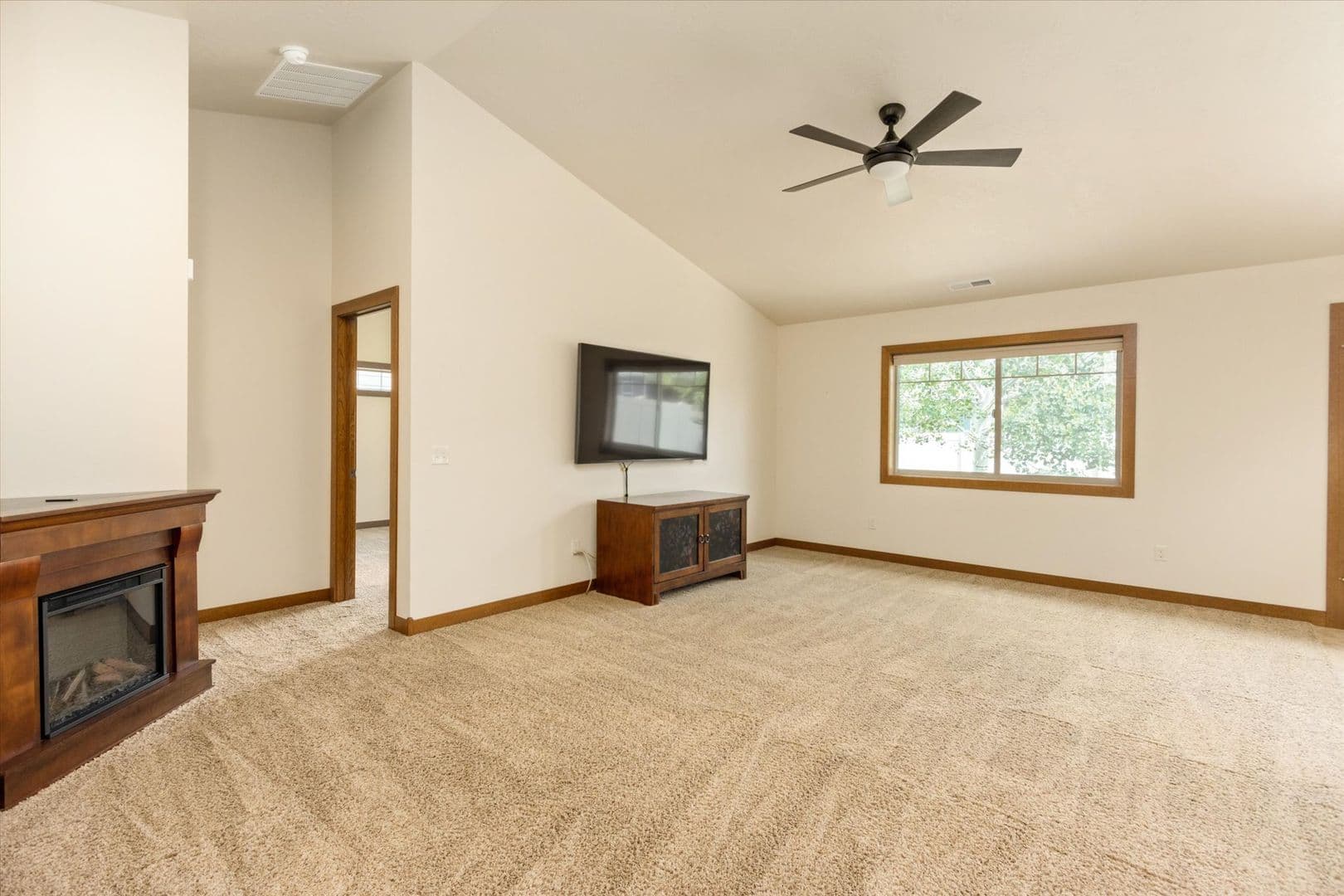 Billings House: 5933 Foxtail Loop West