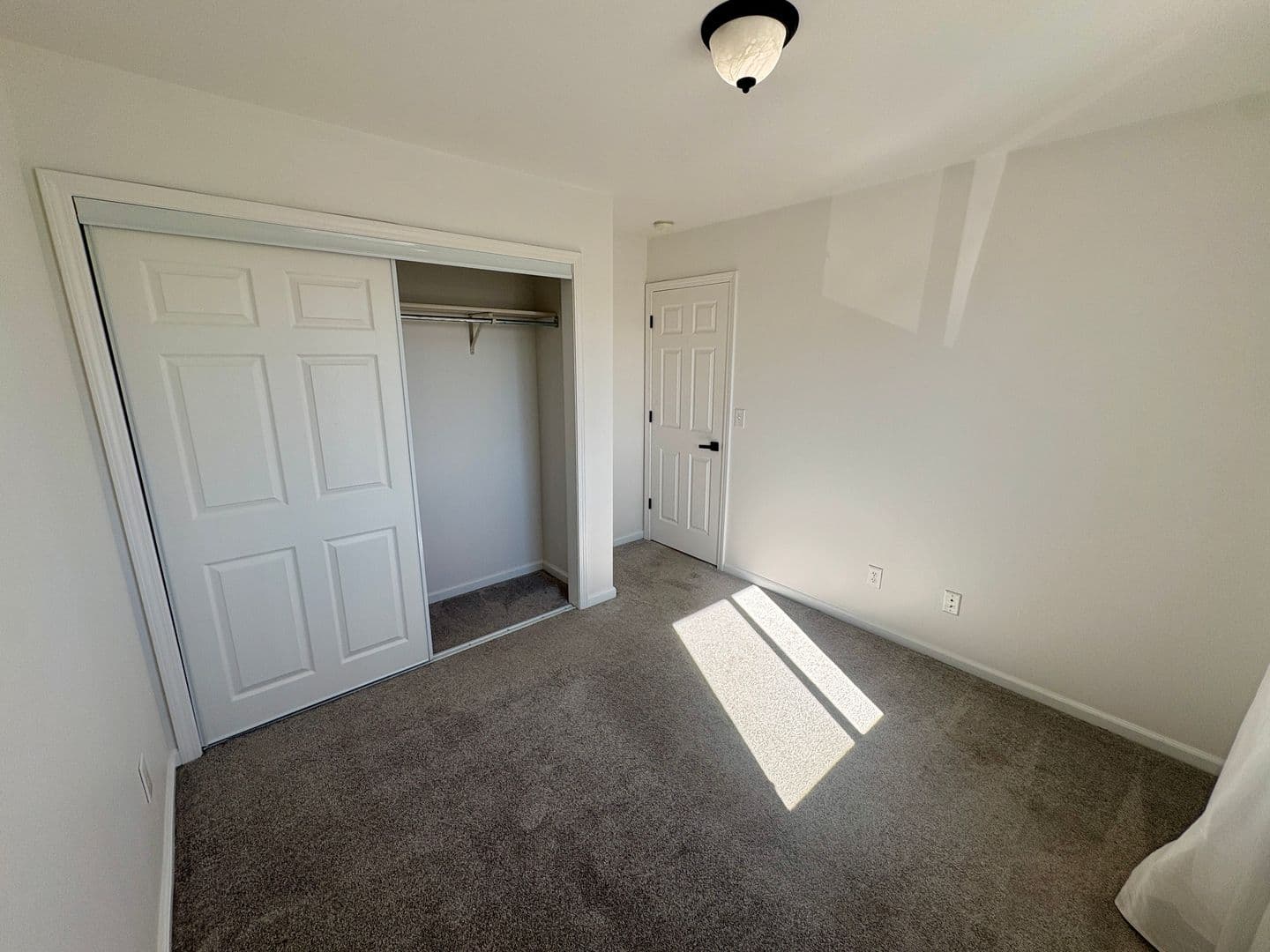 Billings House: 1679 Vuecrest Dr