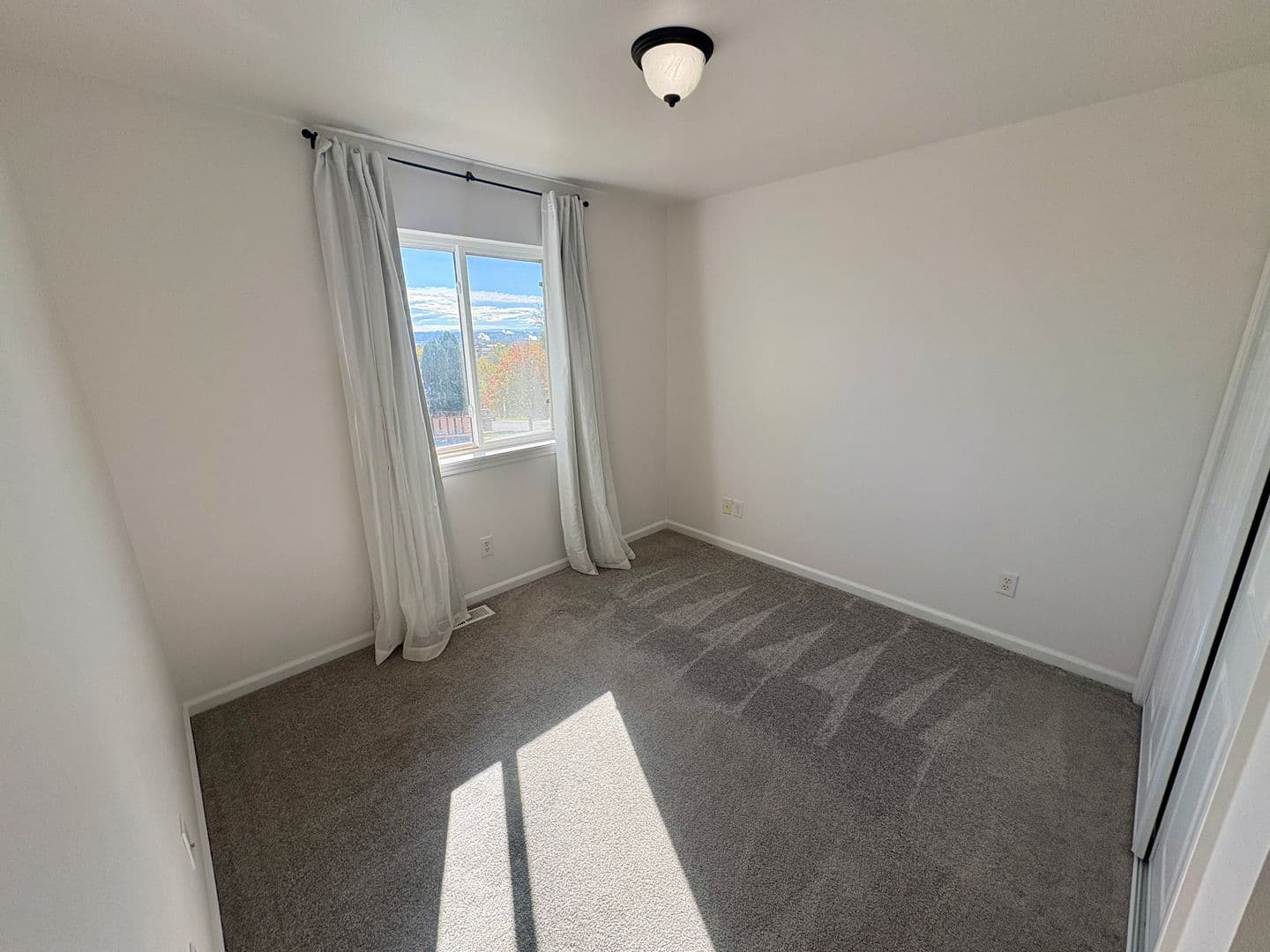 Billings House: 1679 Vuecrest Dr