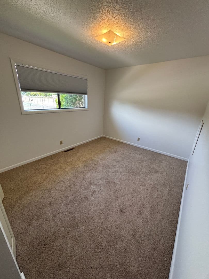 Billings Apartment: 221 21st St W Units 1-4