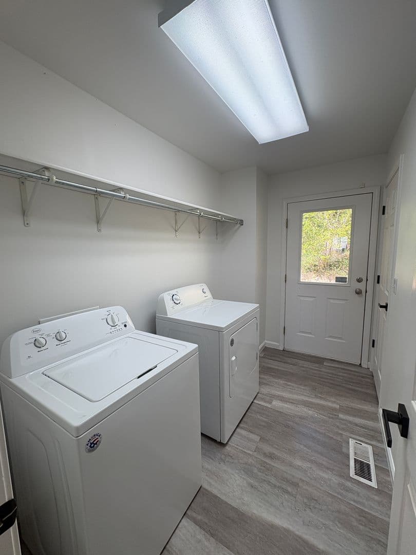 Billings House: 1679 Vuecrest Dr