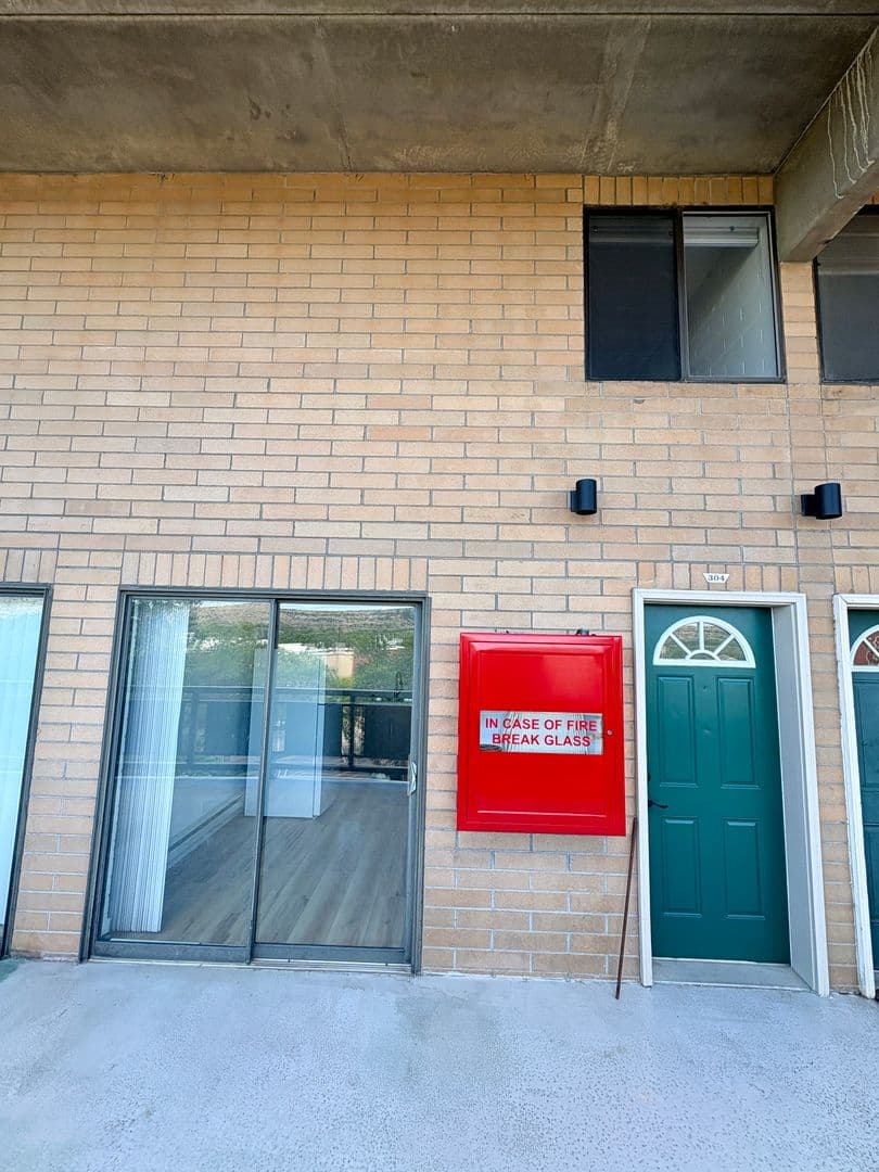 Billings Apartment: 300 N 25th ST