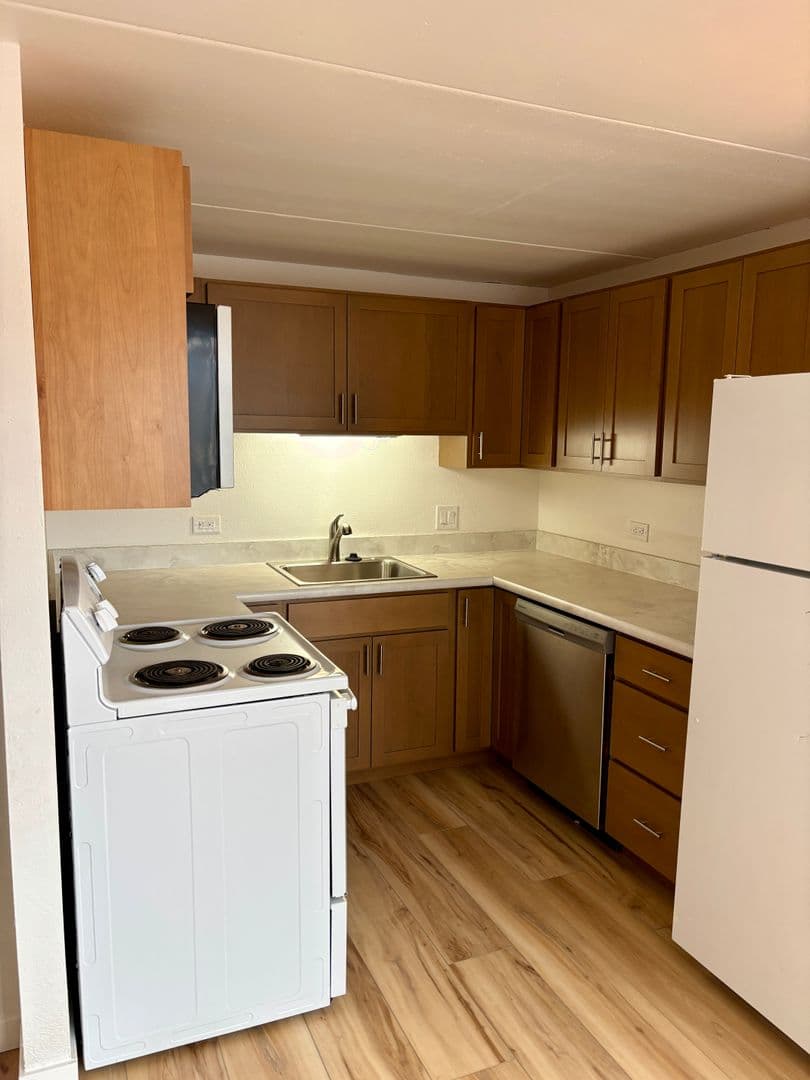 Billings Apartment: 300 N 25th ST
