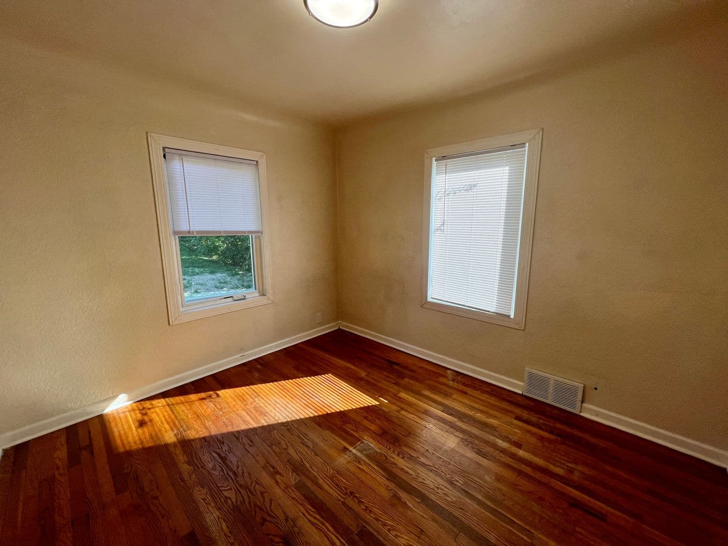 Billings Apartment: 617 & 617 1/2 Grand Ave