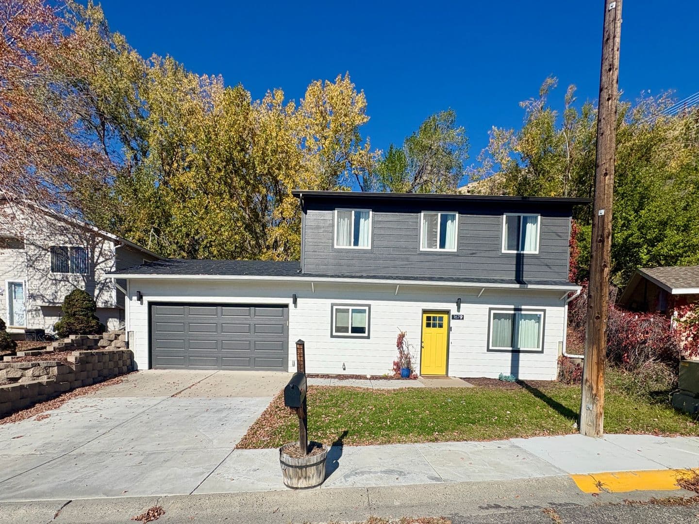 Billings House: 1679 Vuecrest Dr