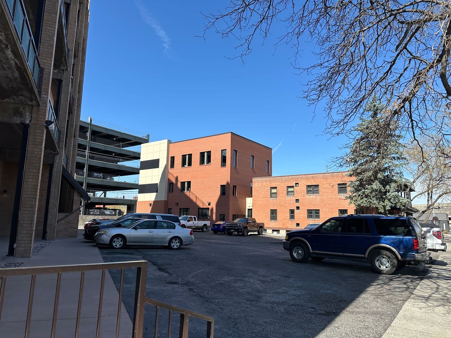 Billings Apartment: 300 N 25th ST