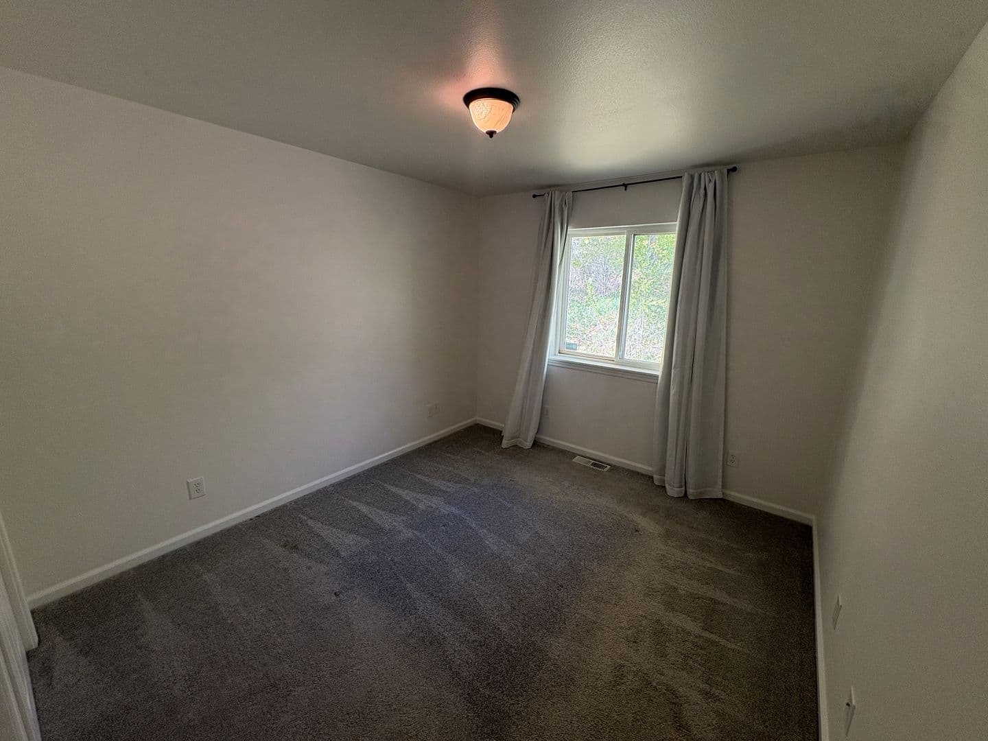 Billings House: 1679 Vuecrest Dr