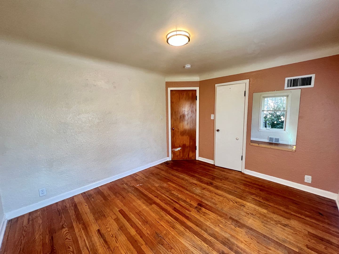 Billings Apartment: 617 & 617 1/2 Grand Ave