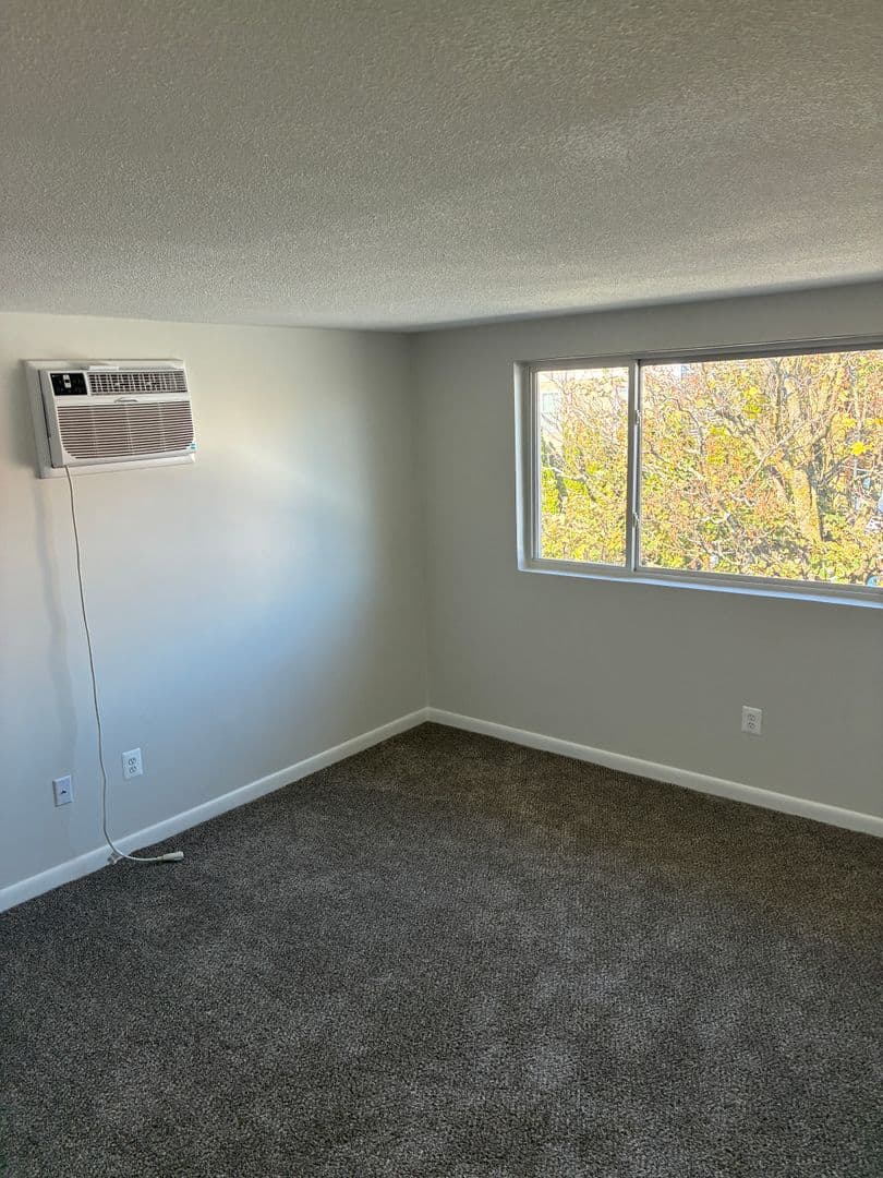 Waltham Apartment: 50-58 Walnut St.